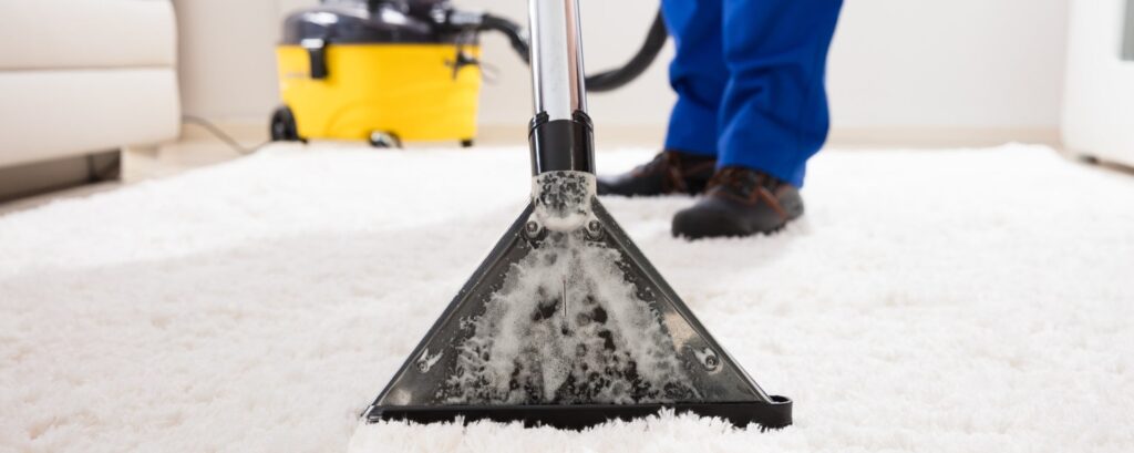 Professionele vloerbedekkingsreiniging aan huis in Vijfhuizen voor een vlekvrije en hygiënische vloer.